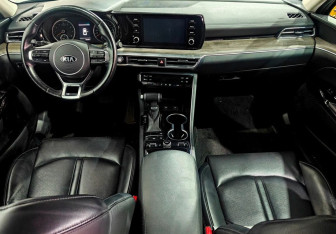 Подержанный автомобиль Kia K5 2020 года (9 фото)