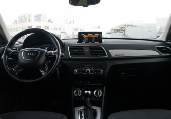 Подержанный автомобиль Audi Q3 2013 года (12 фото)