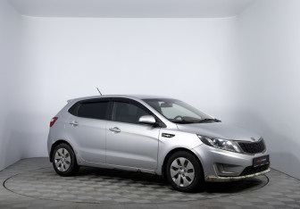 Подержанный автомобиль Kia Rio Hatchback 2012 года (3 фото)