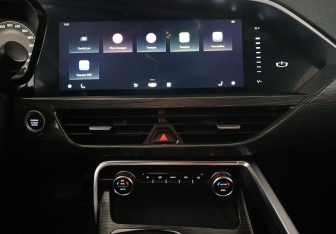 Подержанный автомобиль Geely Tugella 2022 года (14 фото)