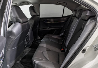 Подержанный автомобиль Toyota Camry Sedan 2021 года (18 фото)