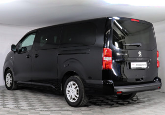 Подержанный автомобиль Peugeot Traveller 2019 года (6 фото)