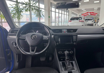 Подержанный автомобиль Skoda Superb Liftback 2019 года (11 фото)