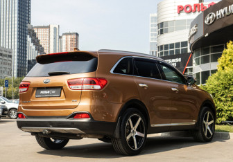 Подержанный автомобиль Kia Sorento 2017 года (4 фото)