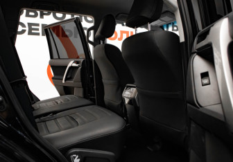 Подержанный автомобиль Toyota Land Cruiser Prado 2020 года (33 фото)