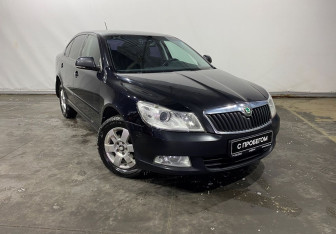 Подержанный автомобиль Skoda Octavia Liftback 2011 года (3 фото)