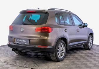 Подержанный автомобиль Volkswagen Tiguan 2015 года (5 фото)