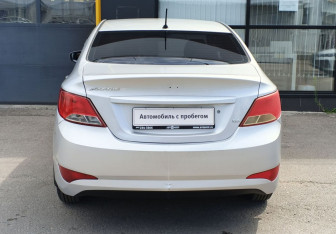 Подержанный автомобиль Hyundai Solaris Sedan 2016 года (6 фото)