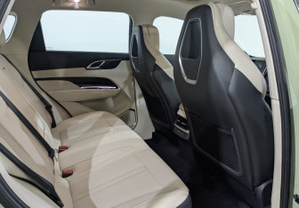 Новый Hongqi HS3 2025 (12 фото)