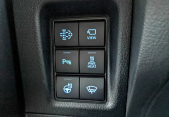 Подержанный автомобиль Toyota Land Cruiser Prado 2020 года (30 фото)