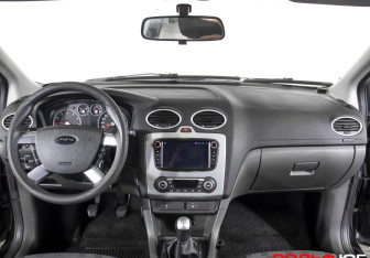 Подержанный автомобиль Ford Focus Hatchback 2007 года (12 фото)