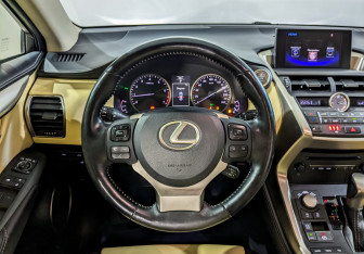 Подержанный автомобиль Lexus NX 2016 года (21 фото)