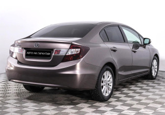Подержанный автомобиль Honda Civic Sedan 2012 года (5 фото)
