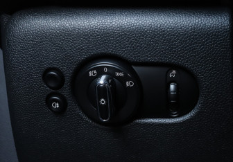 Подержанный автомобиль MINI Hatch 2017 года (22 фото)