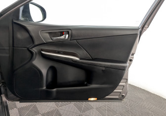 Подержанный автомобиль Toyota Camry Sedan 2016 года (24 фото)