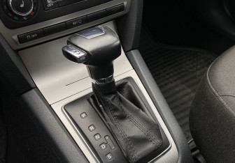 Подержанный автомобиль Skoda Octavia Liftback 2013 года (19 фото)