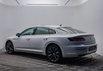 Подержанный автомобиль Volkswagen Arteon 2020 года (3 фото)