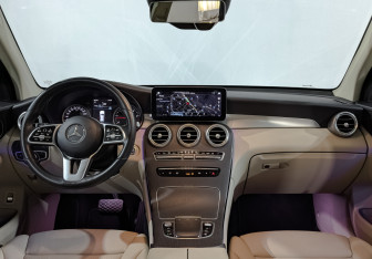Подержанный автомобиль Mercedes-Benz GLC Coupe 2021 года (14 фото)