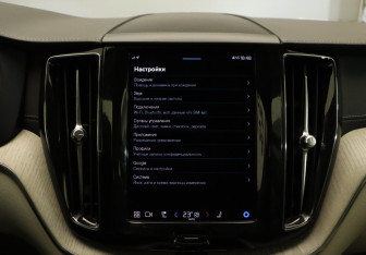 Подержанный автомобиль Volvo XC60 2021 года (14 фото)