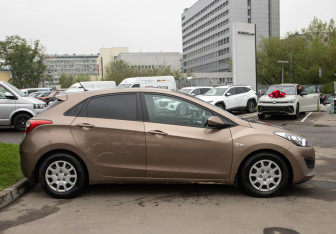 Подержанный автомобиль Hyundai i30 Hatchback 2013 года (3 фото)