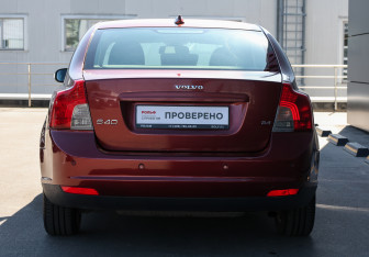 Подержанный автомобиль Volvo S40 2008 года (6 фото)