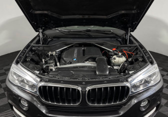 Подержанный автомобиль BMW X5 2016 года (10 фото)
