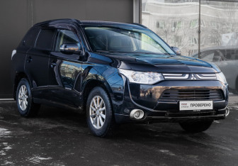Подержанный автомобиль Mitsubishi Outlander 2012 года (3 фото)
