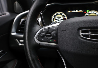 Подержанный автомобиль Geely Tugella 2023 года (22 фото)