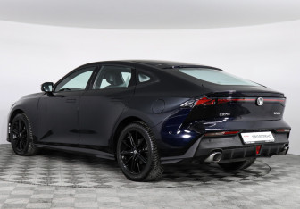 Подержанный автомобиль Changan UNI-V 2023 года (7 фото)