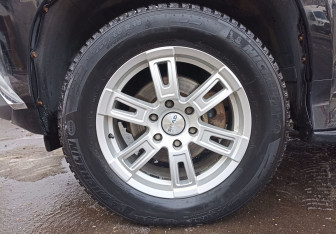 Подержанный автомобиль Mitsubishi Pajero Sport 2017 года (9 фото)