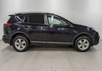 Подержанный автомобиль Toyota RAV4 2019 года (4 фото)