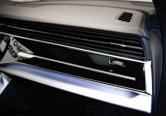 Подержанный автомобиль Audi Q7 2024 года (26 фото)