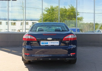 Подержанный автомобиль Ford Mondeo Sedan 2010 года (6 фото)