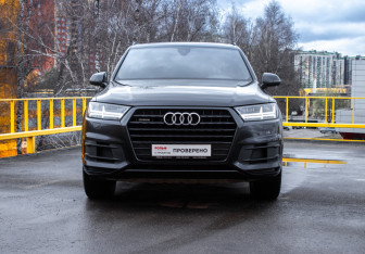 Подержанный автомобиль Audi Q7 2016 года (2 фото)