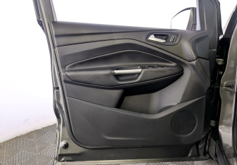 Подержанный автомобиль Ford Kuga 2018 года (19 фото)