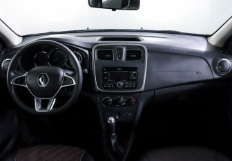 Подержанный автомобиль Renault Logan Sedan 2020 года (10 фото)