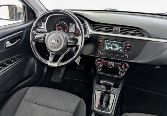 Подержанный автомобиль Kia Rio Hatchback 2021 года (28 фото)
