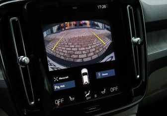 Подержанный автомобиль Volvo XC40 2021 года (12 фото)
