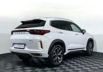 Подержанный автомобиль Exeed LX 2022 года (5 фото)