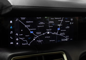 Подержанный автомобиль Porsche Taycan 2022 года (21 фото)