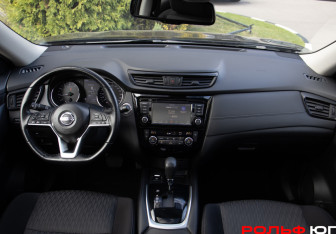 Подержанный автомобиль Nissan X-Trail 2020 года (12 фото)
