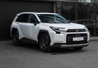 Подержанный автомобиль Toyota RAV4 2026 года (3 фото)