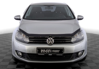 Подержанный автомобиль Volkswagen Golf Hatchback 2012 года (2 фото)
