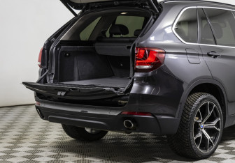 Подержанный автомобиль BMW X5 2017 года (20 фото)
