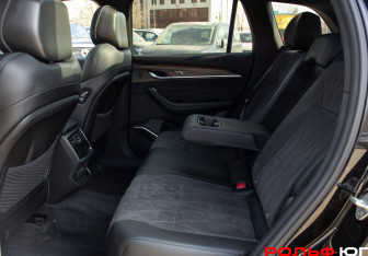 Подержанный автомобиль Geely Monjaro 2025 года (8 фото)