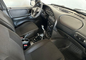 Подержанный автомобиль Chevrolet Niva 2015 года (9 фото)