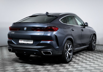Подержанный автомобиль BMW X6 2020 года (5 фото)