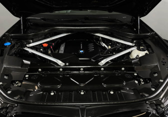Подержанный автомобиль BMW X5 2020 года (10 фото)
