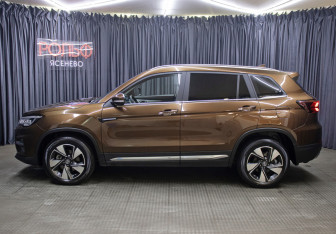 Подержанный автомобиль Changan CS75 2020 года (8 фото)