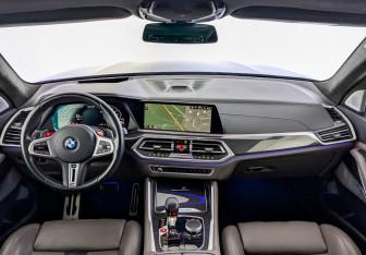 Подержанный автомобиль BMW X5 M 2020 года (14 фото)